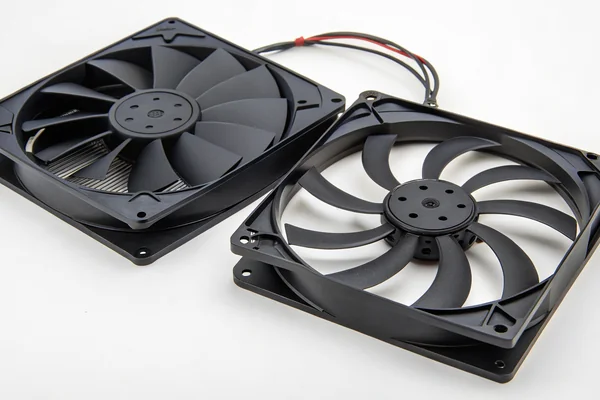 Side-by-side comparison of a 120mm and 140mm PC case fan showing the blade span and frame size difference